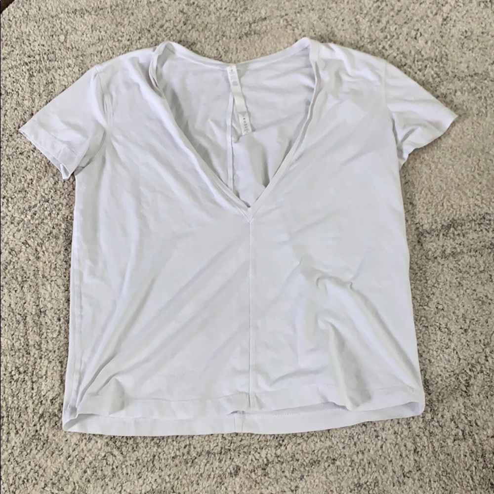 White lulumeon t shirt